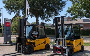 Levering twee nieuwe Hyundai 50B-9 elektrische heftrucks