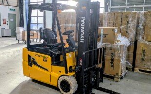 Levering Hyundai 20BT-9U elektrische heftruck