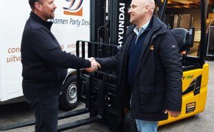 Levering nieuwe Hyundai 15BT-9U elektrische heftruck