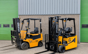 Levering Hyundai 18BT-9U elektrische heftruck