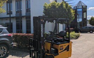 Levering nieuwe Hyundai 15BT-9U elektrische heftruck