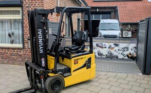 Levering Hyundai 10BTR-9 elektrische heftruck