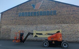 Levering nieuwe JLG E450AJ elektrische knikarmhoogwerker