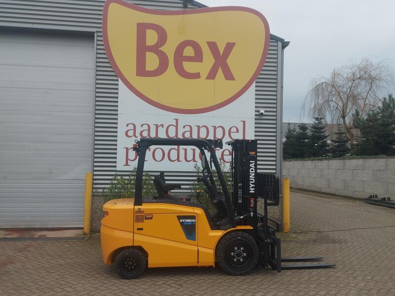 Levering nieuwe Hyundai 35BE-X elektrische heftruck