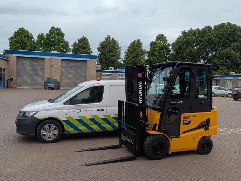 Levering nieuwe Hyundai 25B-9U elektrische heftruck