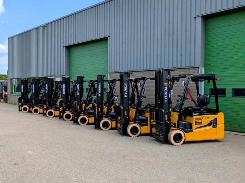 Levering 8 nieuwe Hyundai 20BT-9U elektrische heftrucks