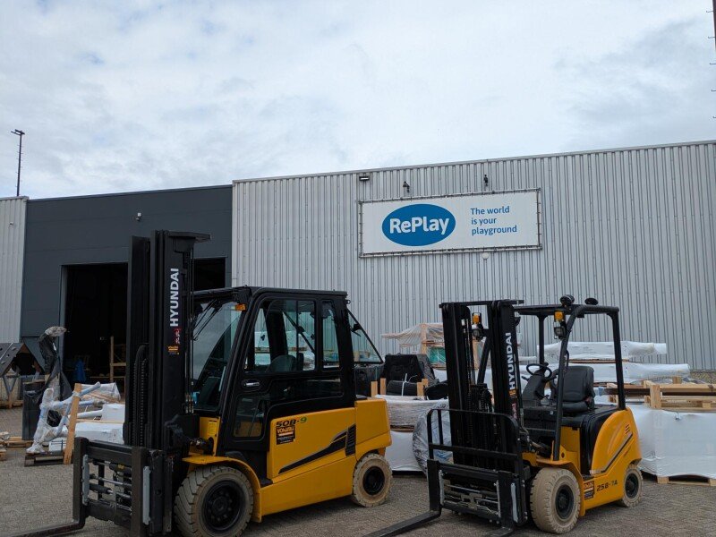 Levering Hyundai 25B-7A en Hyundai 50B-9 elektrische heftrucks