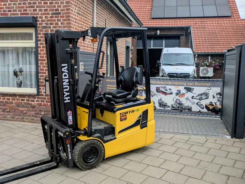 Levering Hyundai 10BTR-9 elektrische heftruck