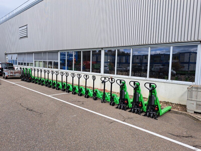 Levering 22 nieuwe Cesab palletwagens